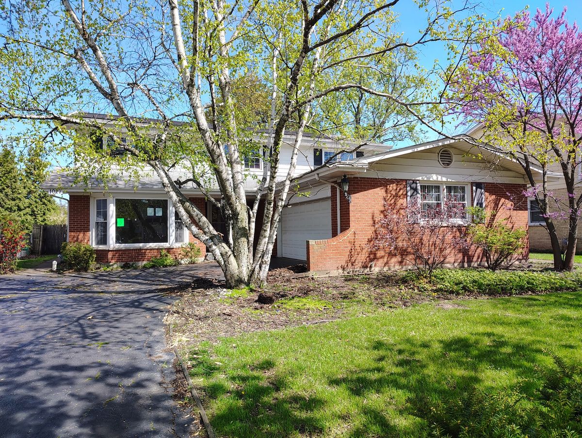 1027 Meadowlark Lane, Glenview, IL 60025