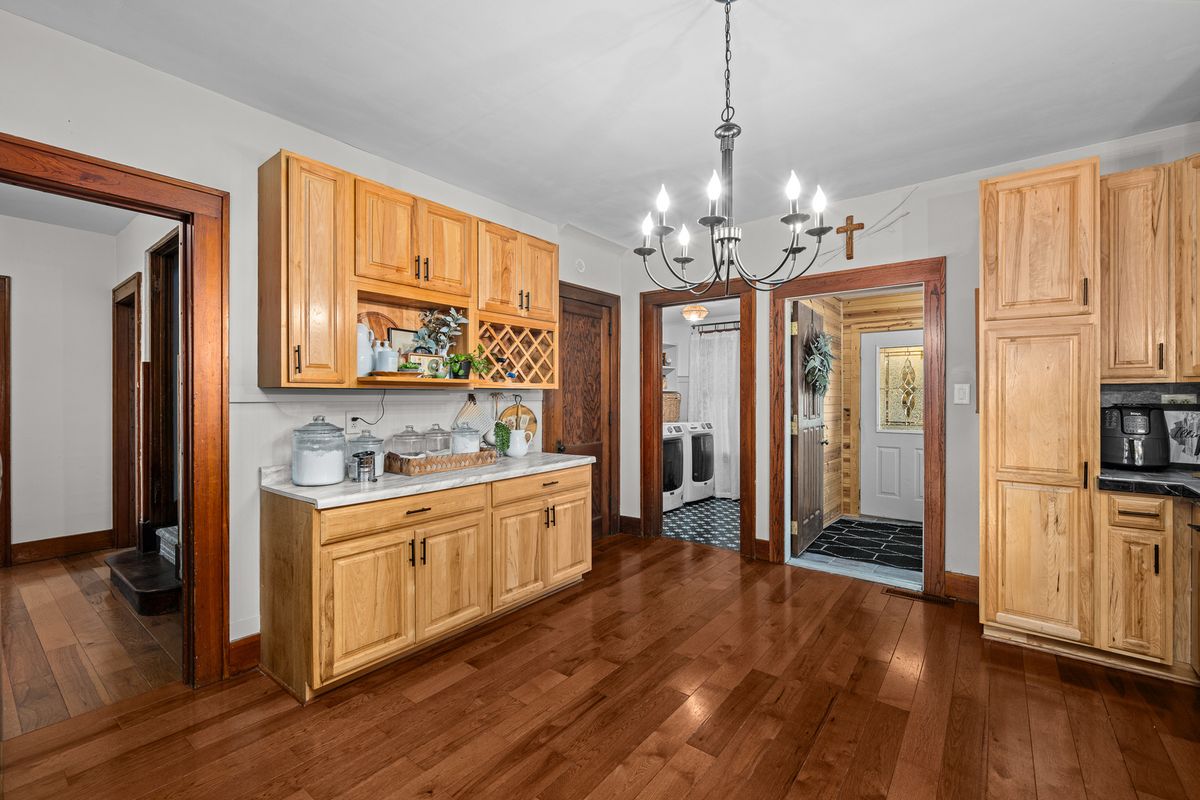 10198 E 2720 Street, Kewanee, IL 61443