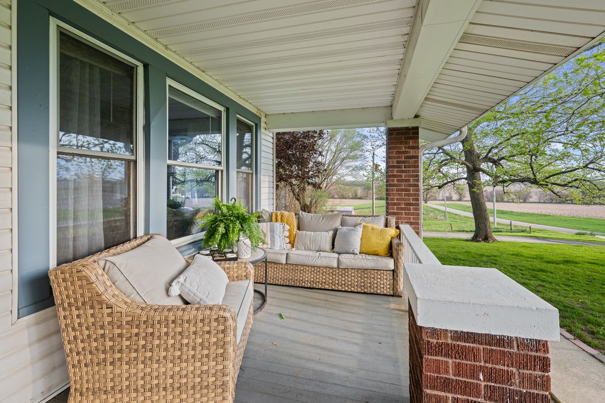 10198 E 2720 Street, Kewanee, IL 61443