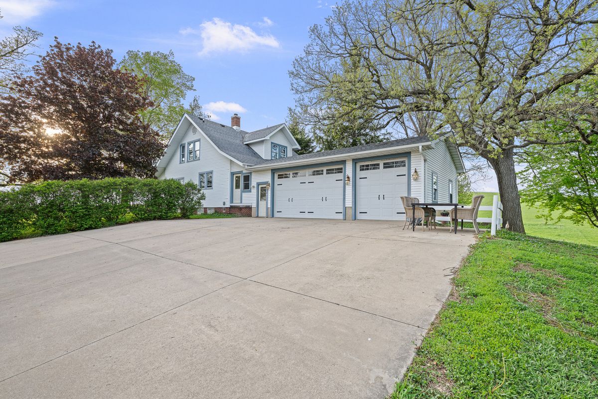 10198 E 2720 Street, Kewanee, IL 61443