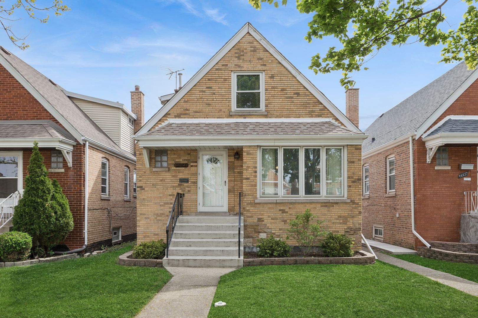 6605 S Kolin Avenue — Chicago, IL 60629