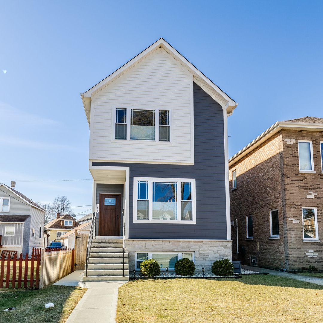 5739 W Grover Street — Chicago, IL 60630