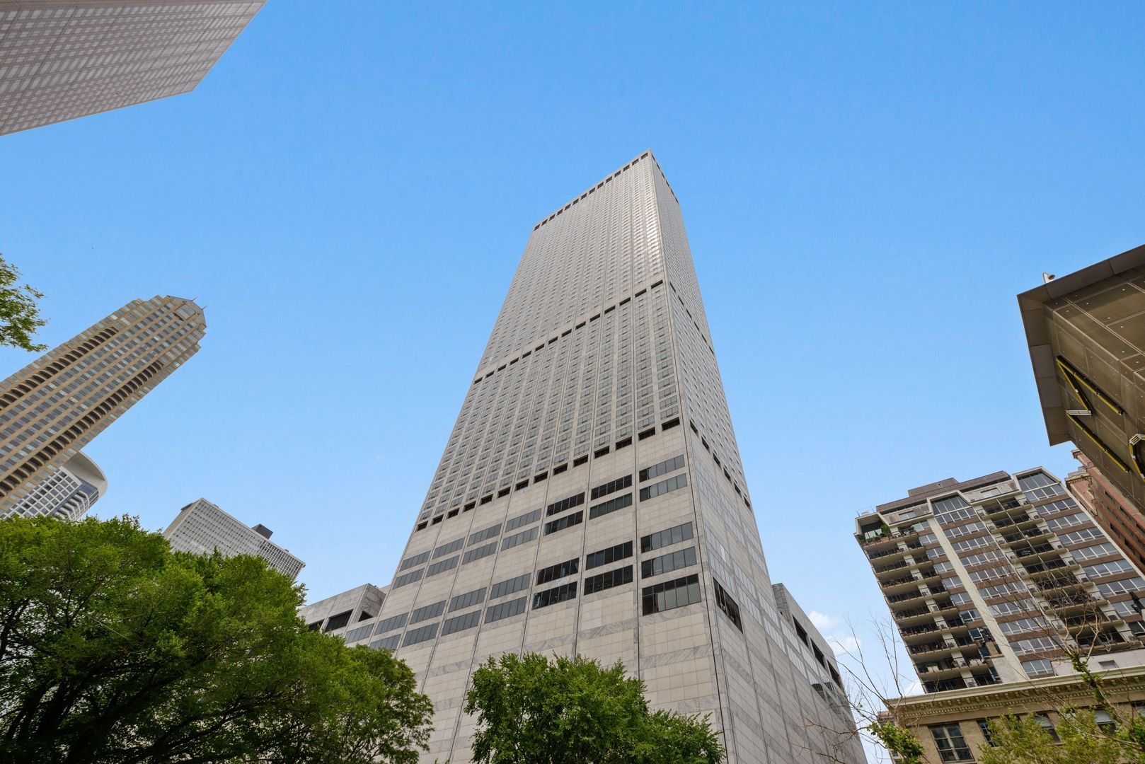 180 E PEARSON Street #6001 — Chicago, IL 60611