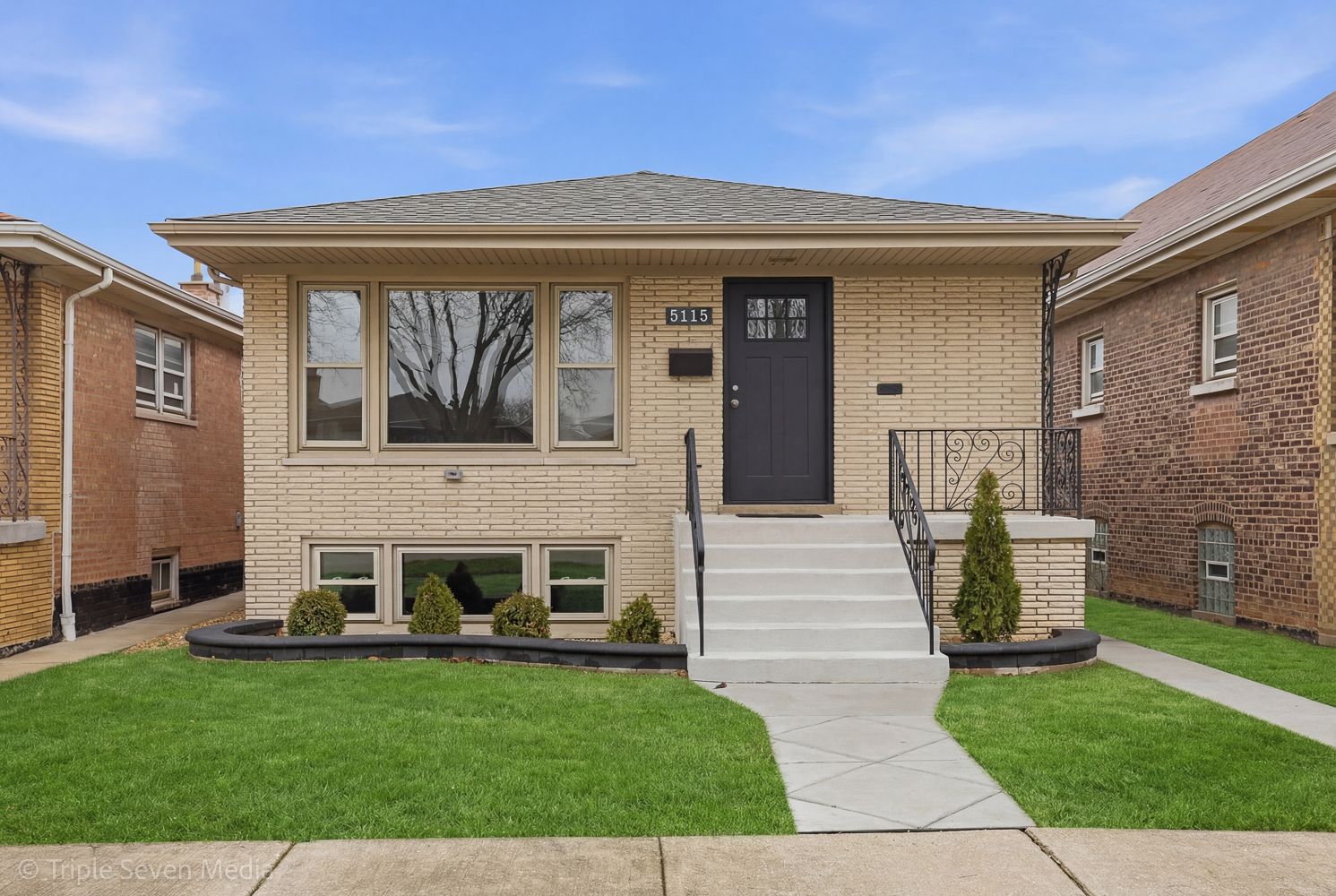 5115 S Melvina Avenue — Chicago, IL 60638
