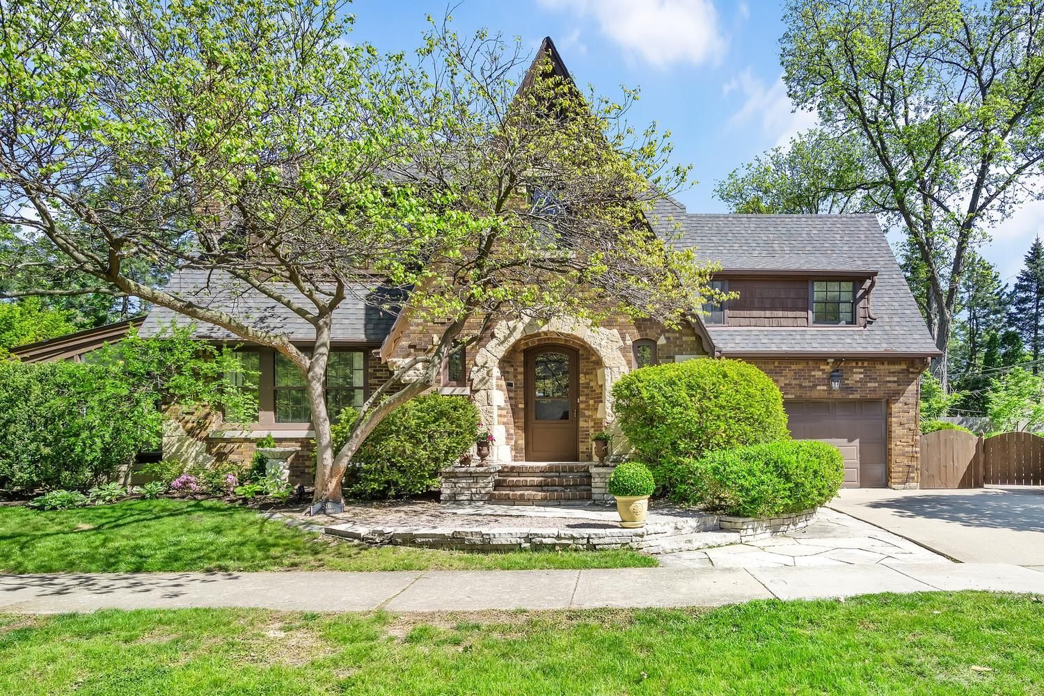 516 41st Street — Western Springs, IL 60558