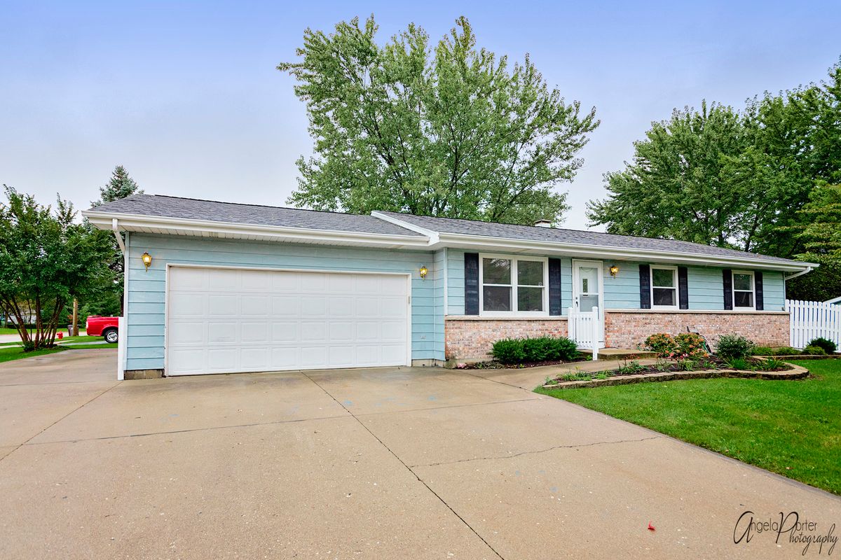 3715 Prestwick Street, McHenry, IL 60050