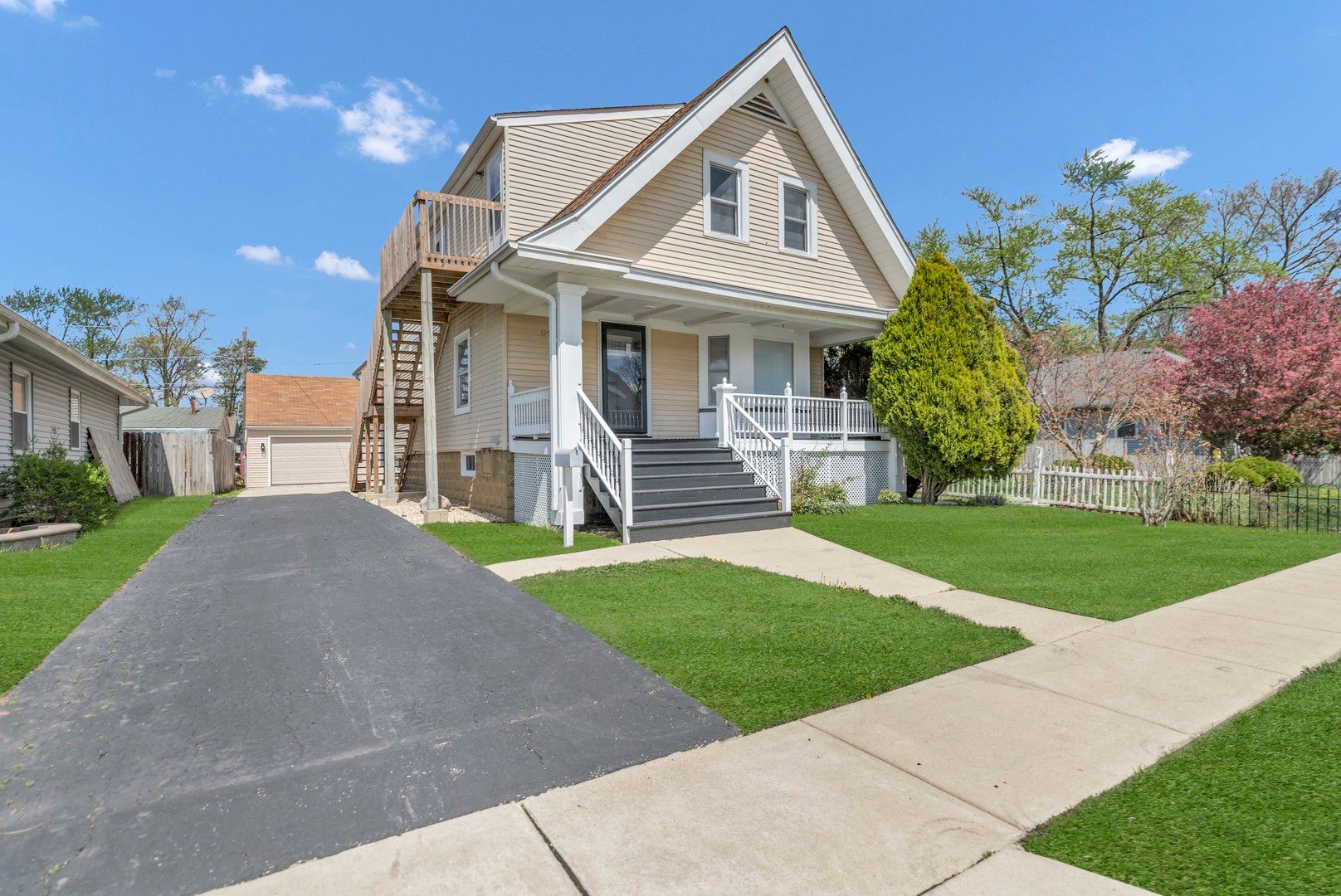 129 W Stimmel Street #1 — West Chicago, IL 60185