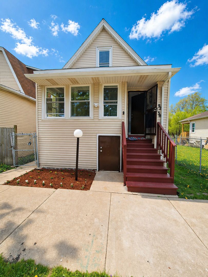 9234 - 9236 S Blackstone Avenue — Chicago, IL 60619