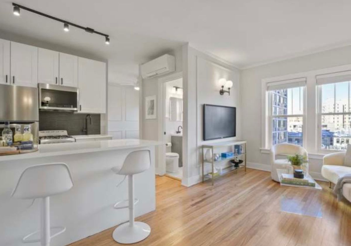 2740 Hampden Court, Chicago, IL 60614