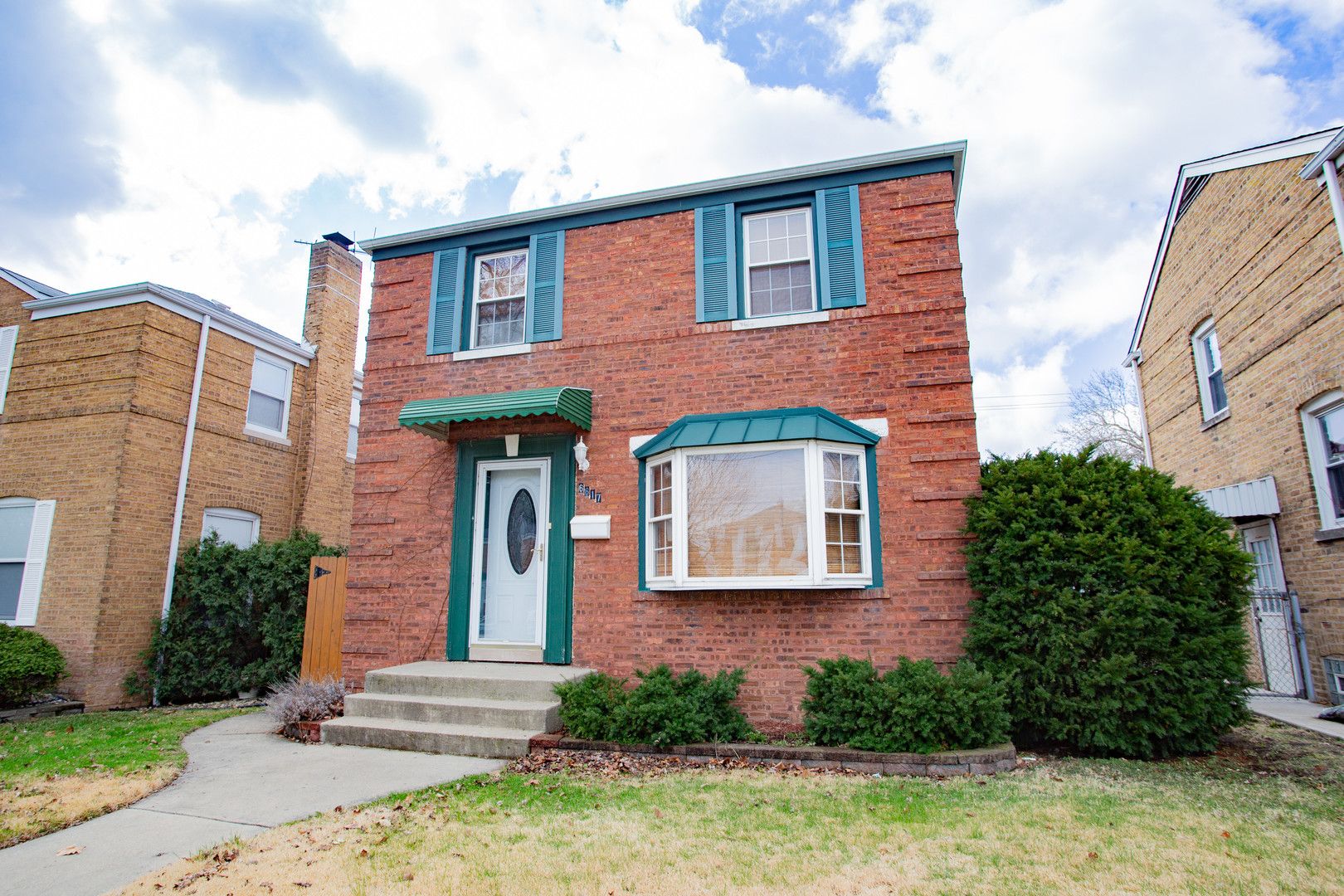 6617 W FOSTER Avenue — Chicago, IL 60656