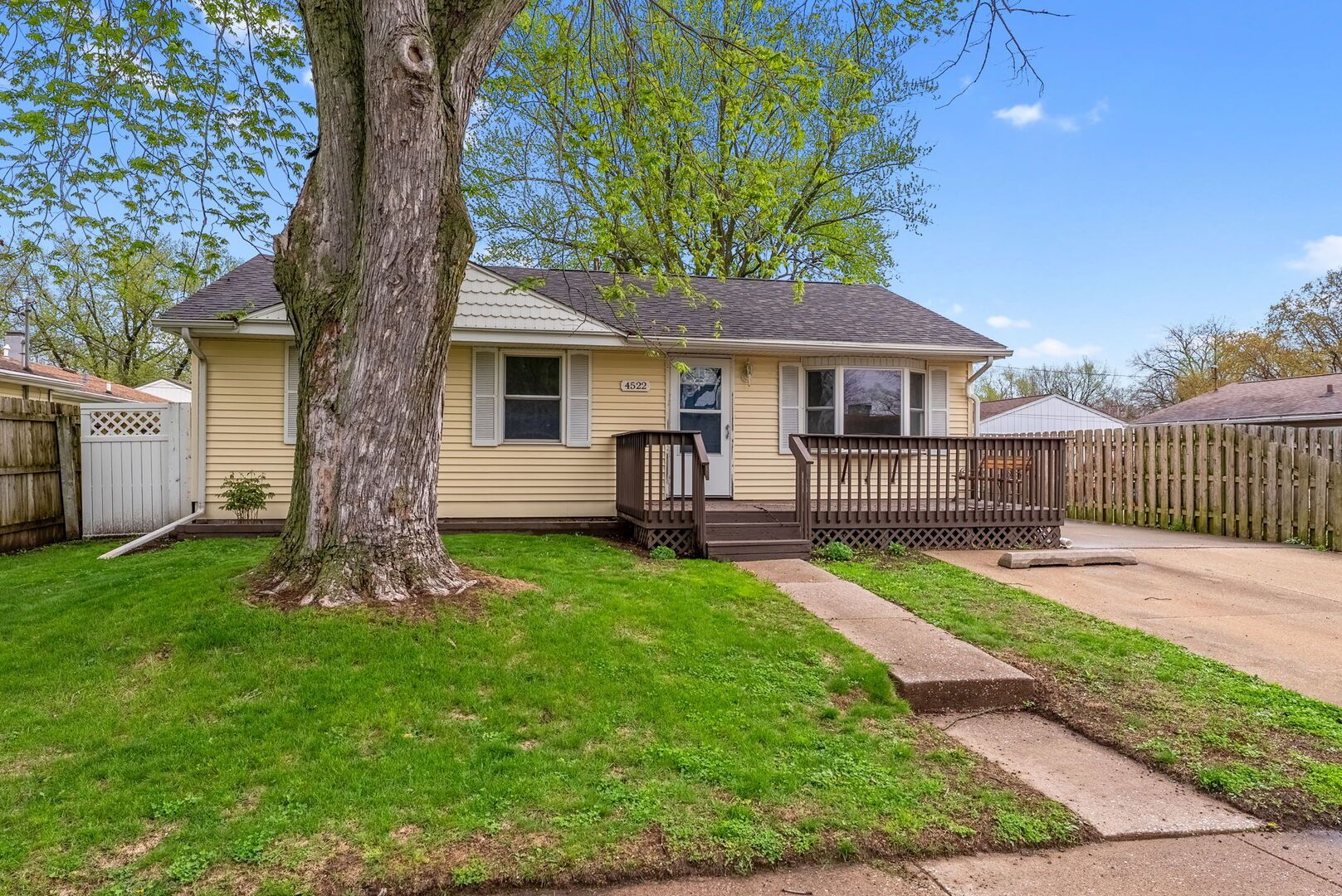 4522 11th Street Court — East Moline, IL 61244