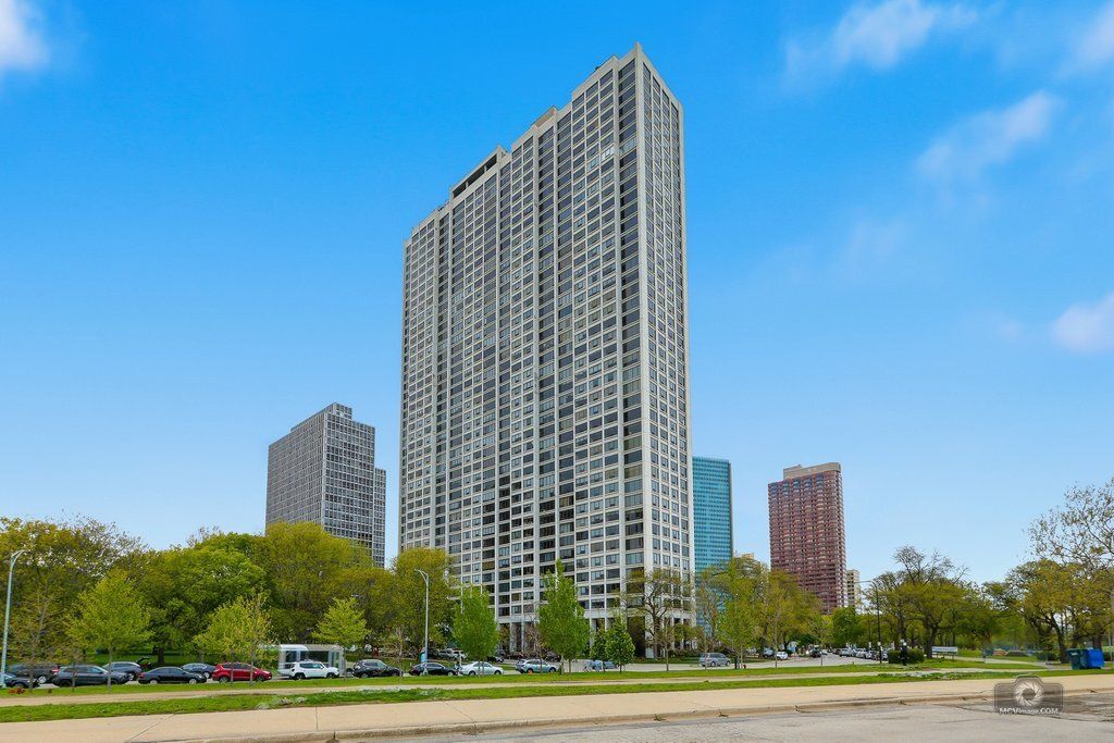 2800 Lake Shore Drive, Chicago, IL 60657