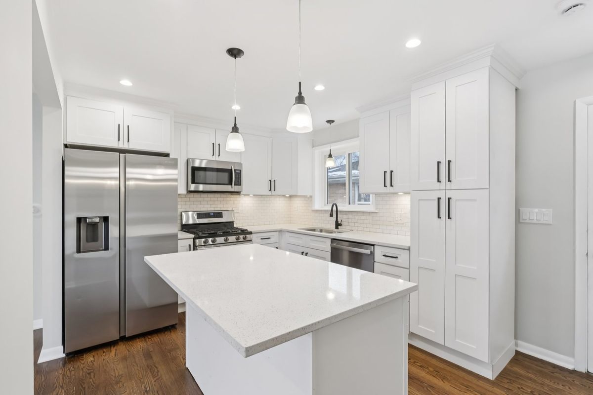 6803 KEELER Avenue, Lincolnwood, IL 60712