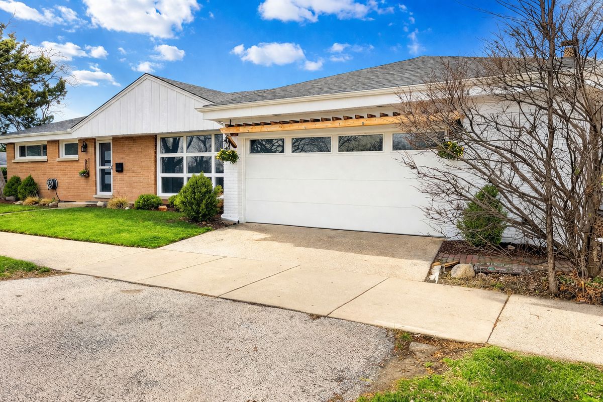 6803 KEELER Avenue, Lincolnwood, IL 60712