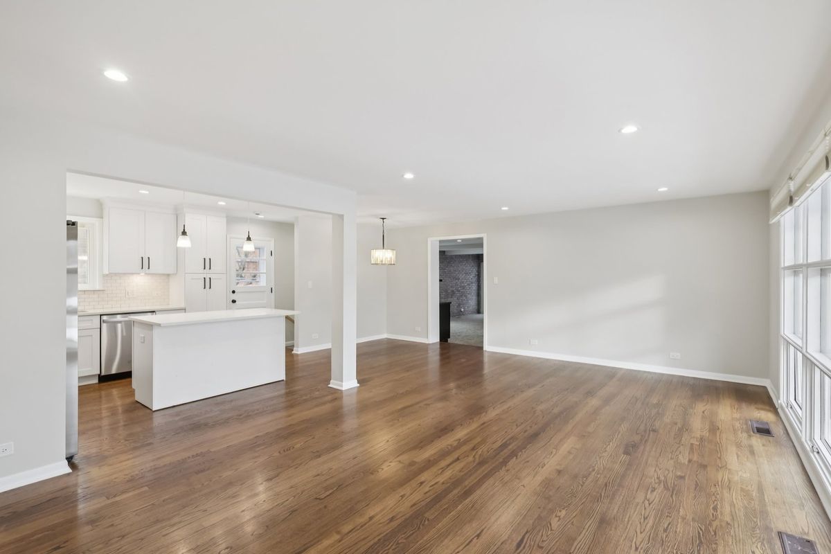 6803 KEELER Avenue, Lincolnwood, IL 60712