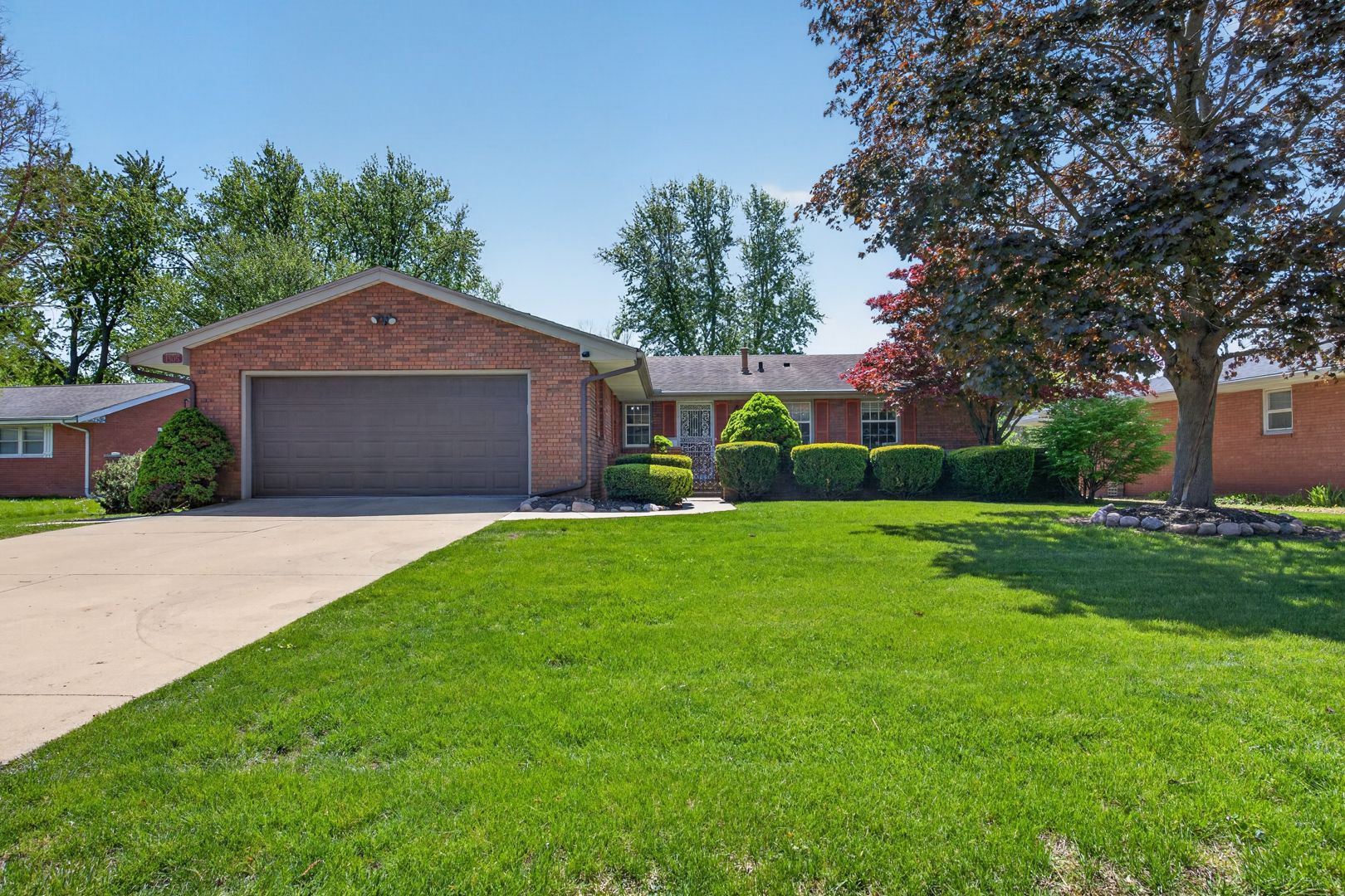 1305 E Vernon Avenue — Normal, IL 61761