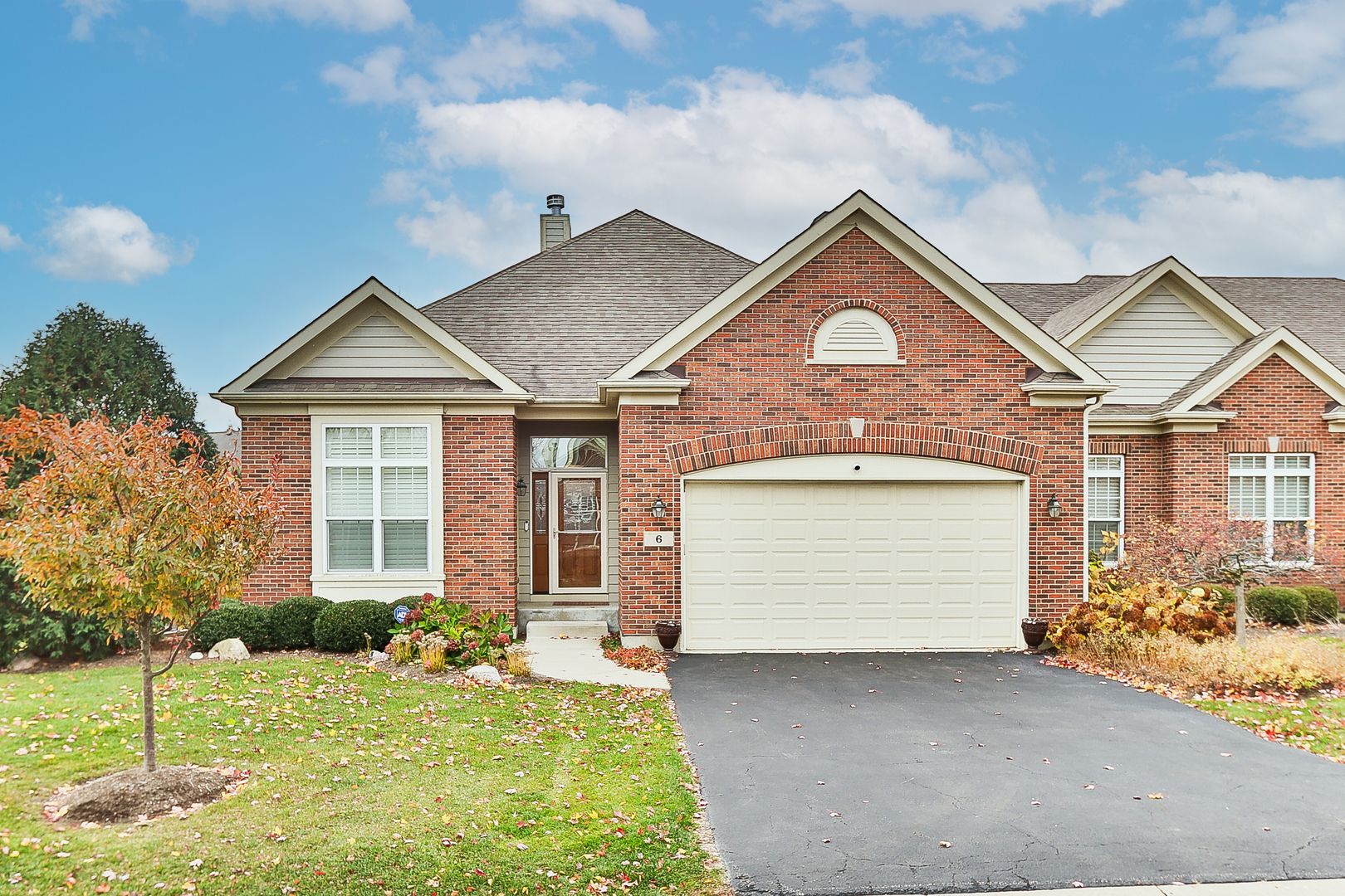 6 Sugar Maple Court — Lake In The Hills, IL 60156