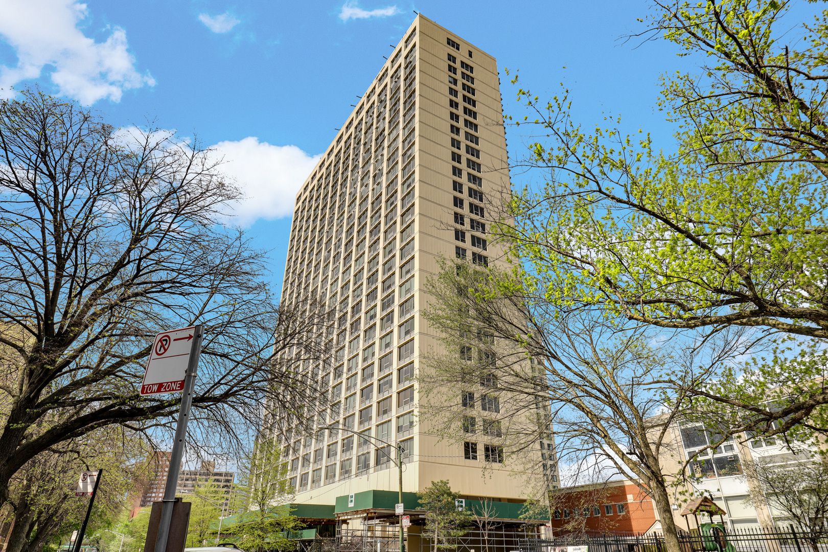 5201 S CORNELL Avenue #27D — Chicago, IL 60615
