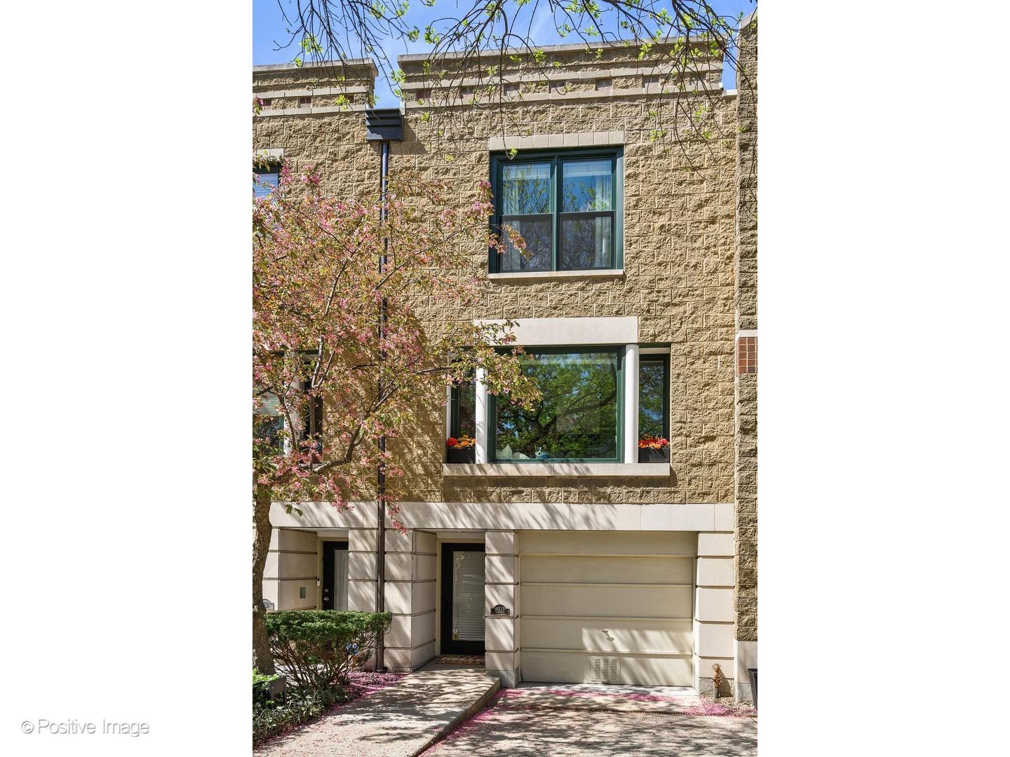 1622 N Mohawk Street #B — Chicago, IL 60614