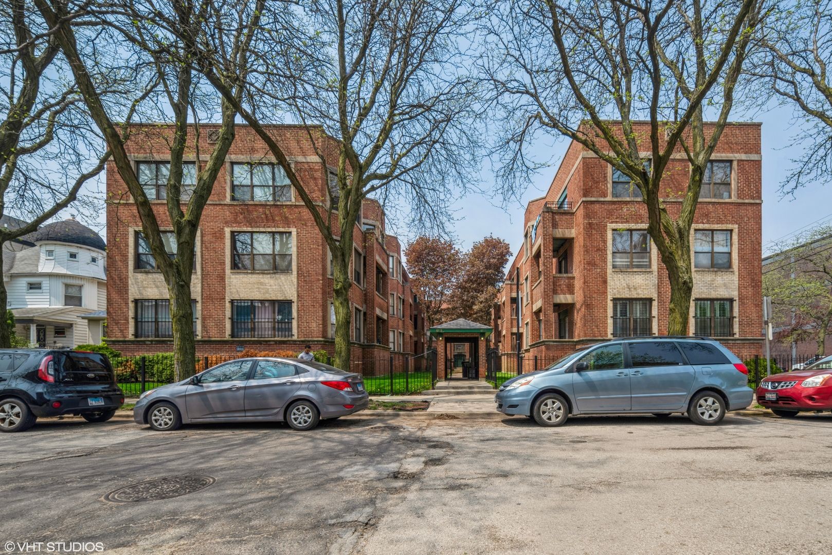 6106 S Dorchester Avenue #2W — Chicago, IL 60637