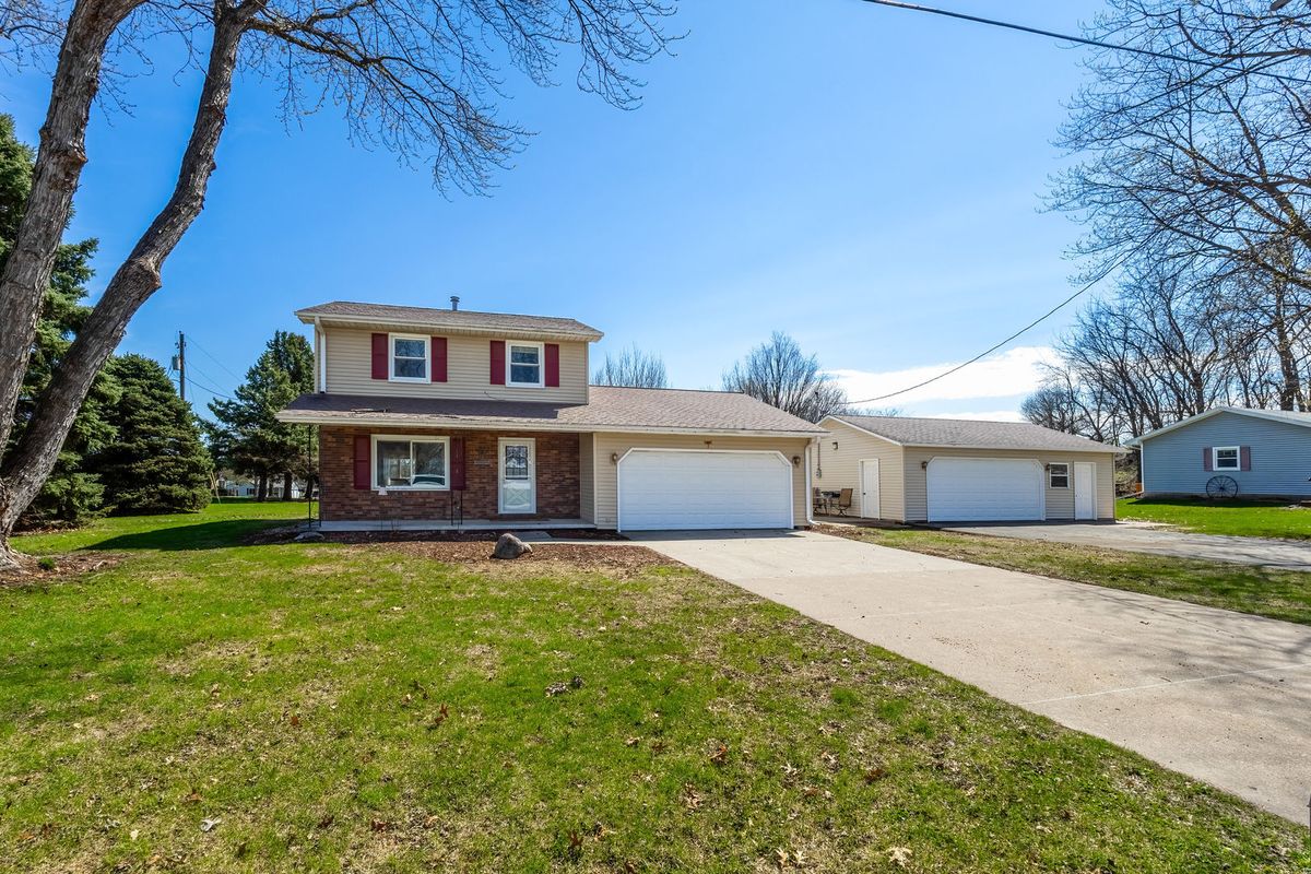 1101 S Bluff Street S, Albany, IL 61230