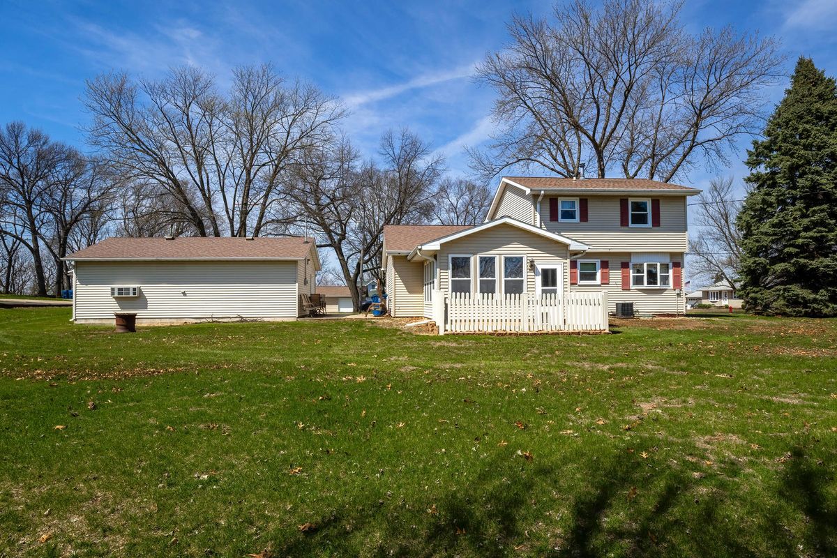 1101 S Bluff Street S, Albany, IL 61230