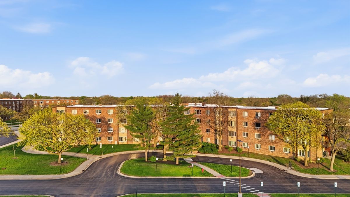 1475 Rebecca Drive, Hoffman Estates, IL 60169