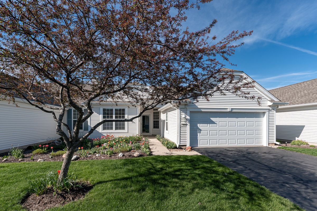 13032 Briargate Drive, Huntley, IL 60142