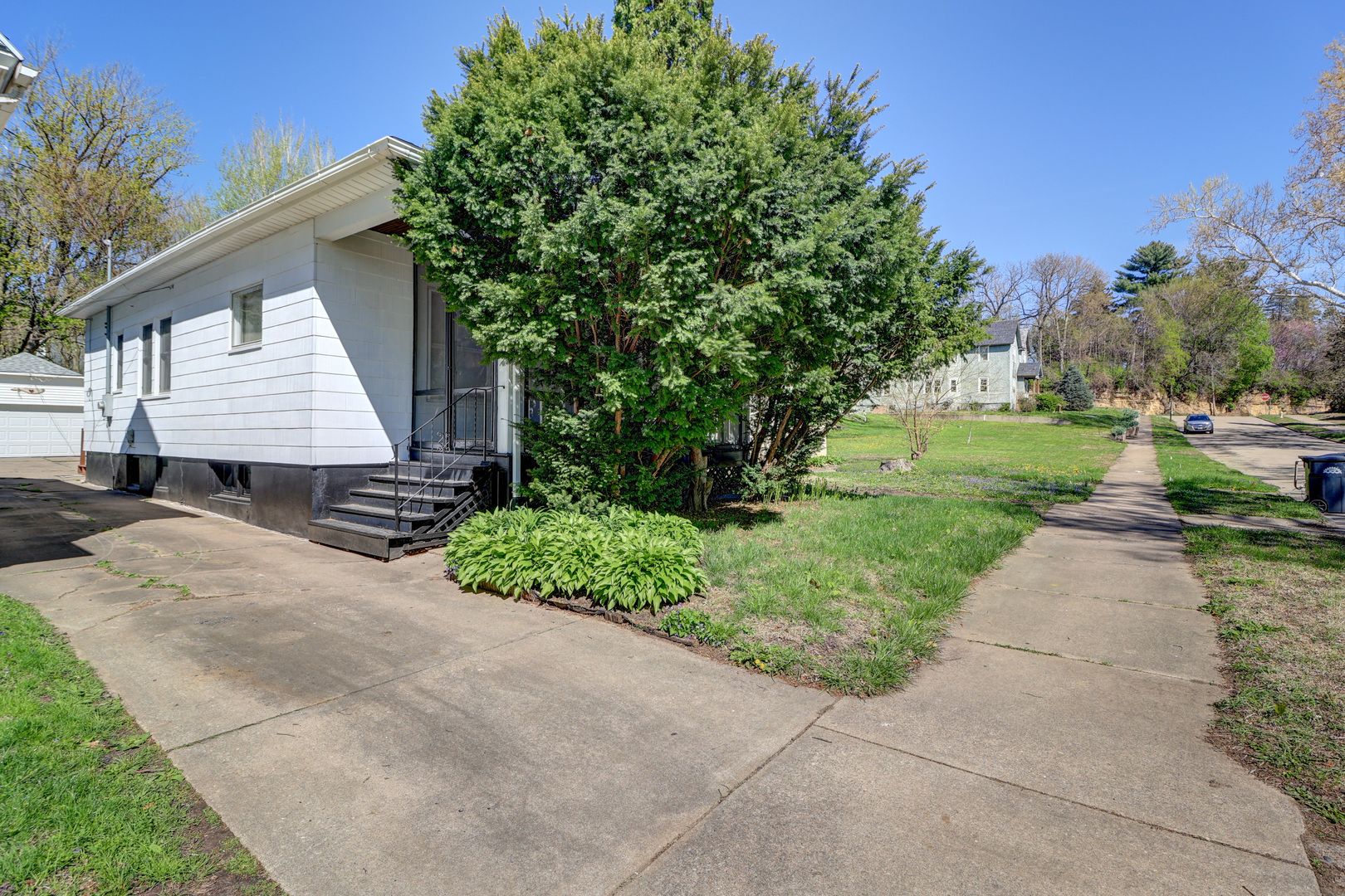 232 N 6th Street — Clinton, IA 52732