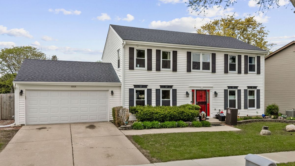 6806 Prairieview Avenue, Woodridge, IL 60517