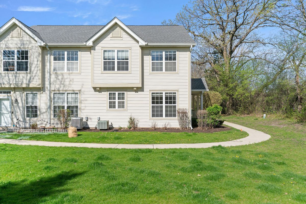 712 Morris Court, Lakemoor, IL 60051