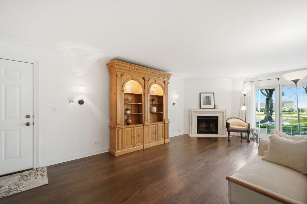 1514 Camden Court #A1, Wheeling, IL 60090