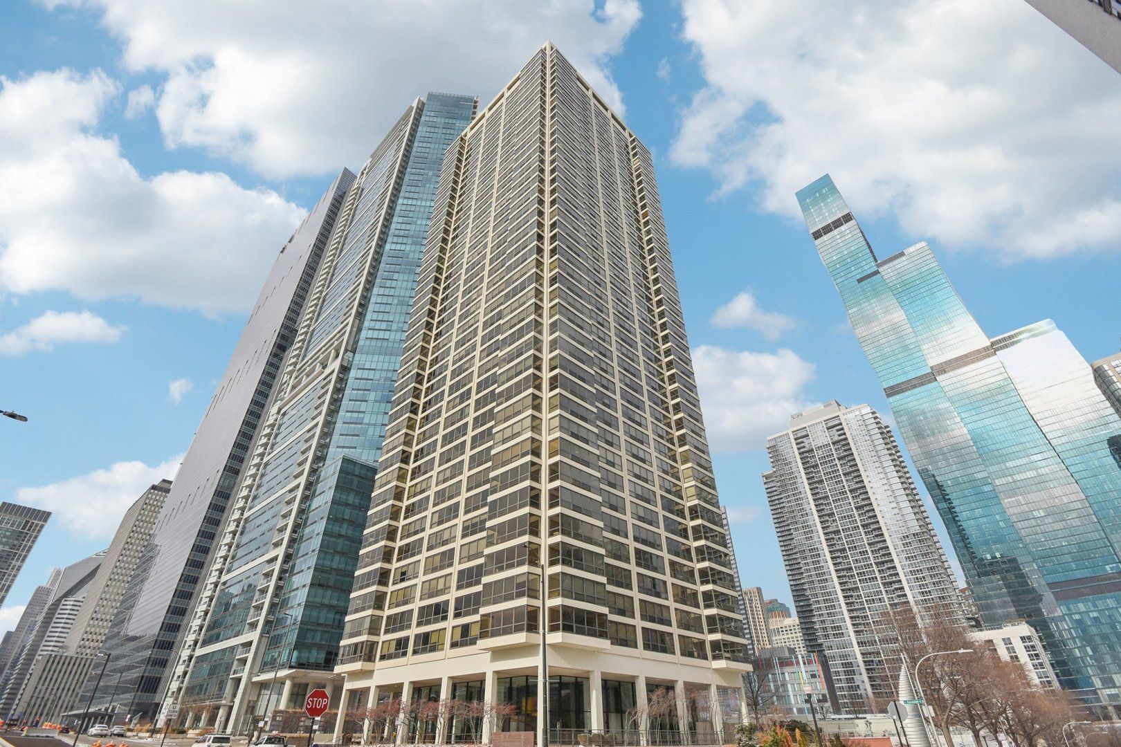 360 E Randolph Street #1102 — Chicago, IL 60601