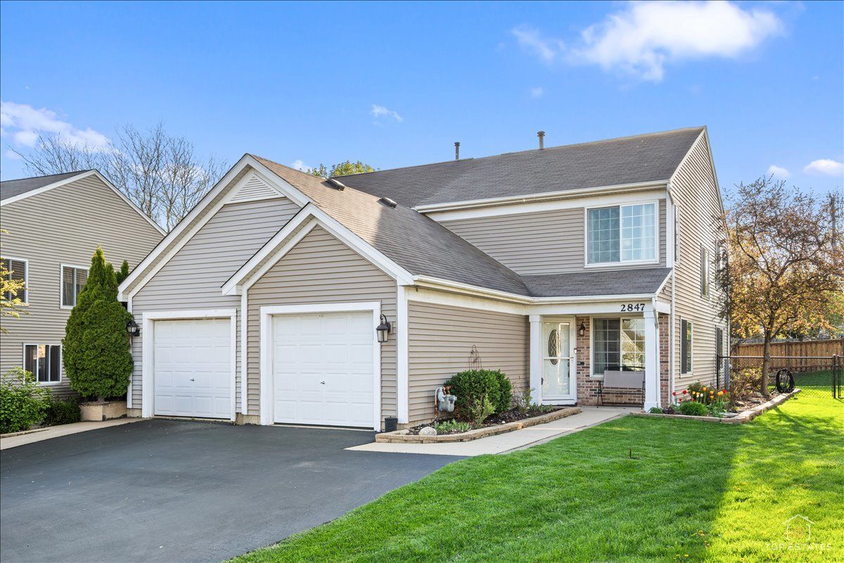 2847 Sorrel Row #1 — Lake In The Hills, IL 60156
