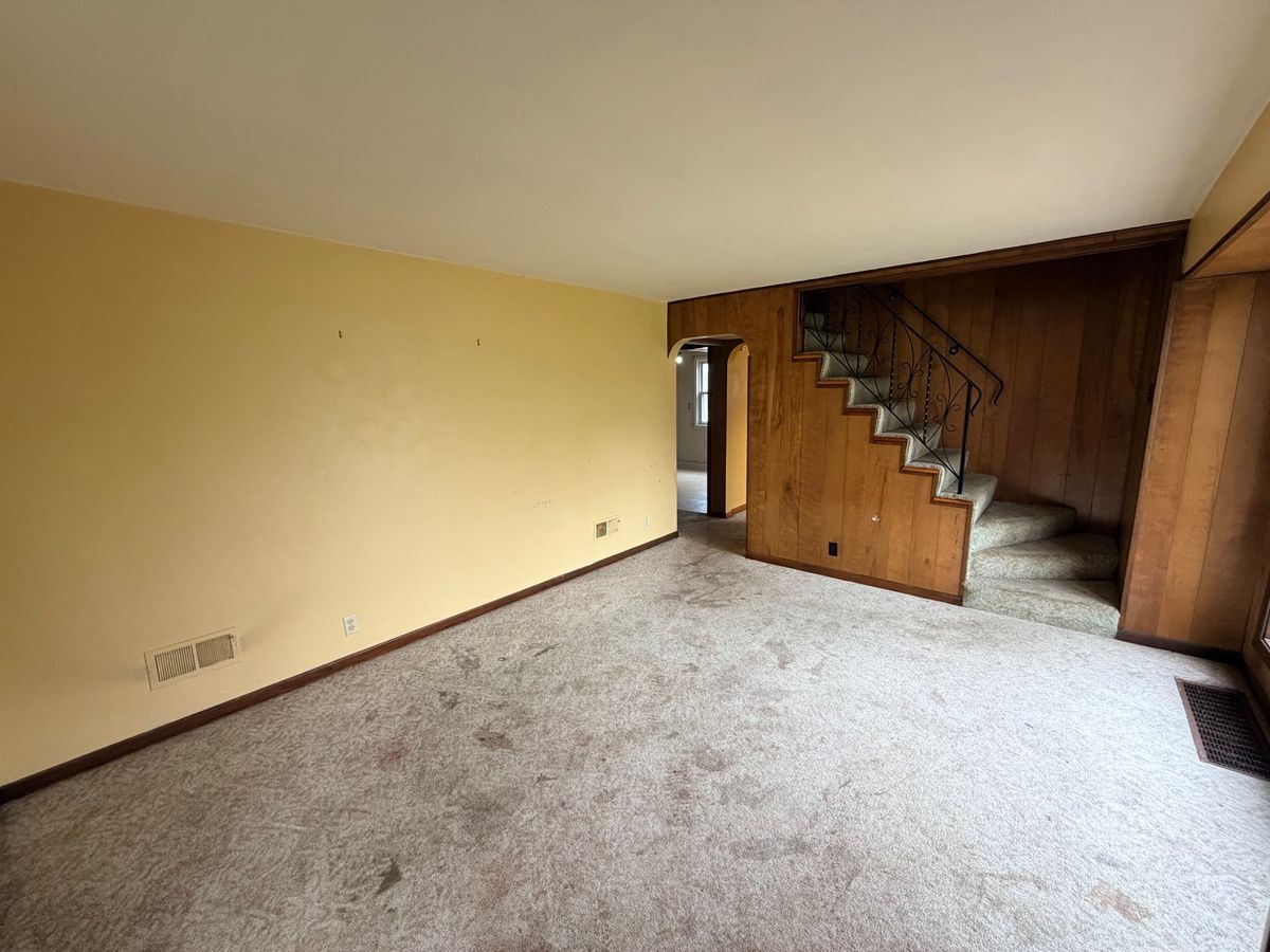 1568 Wentworth Avenue, Calumet City, IL 60409