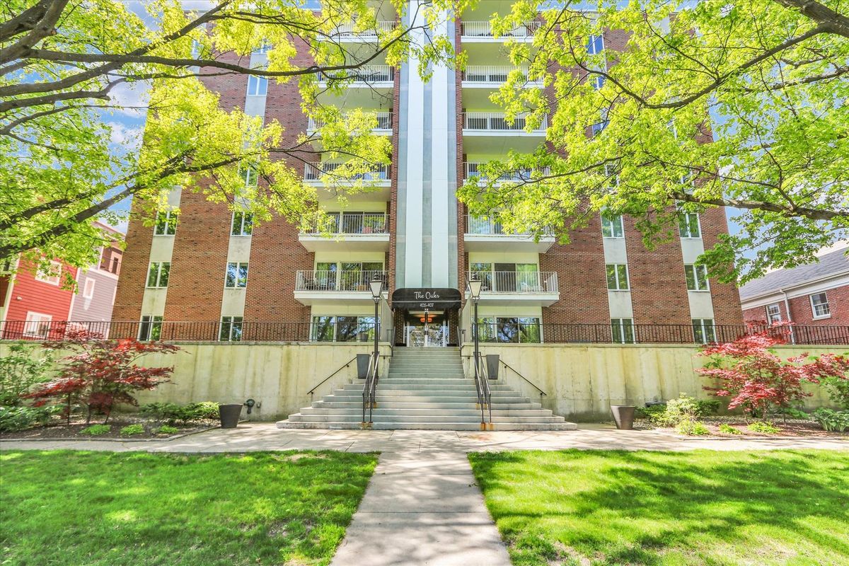 405 University Avenue, Champaign, IL 61820