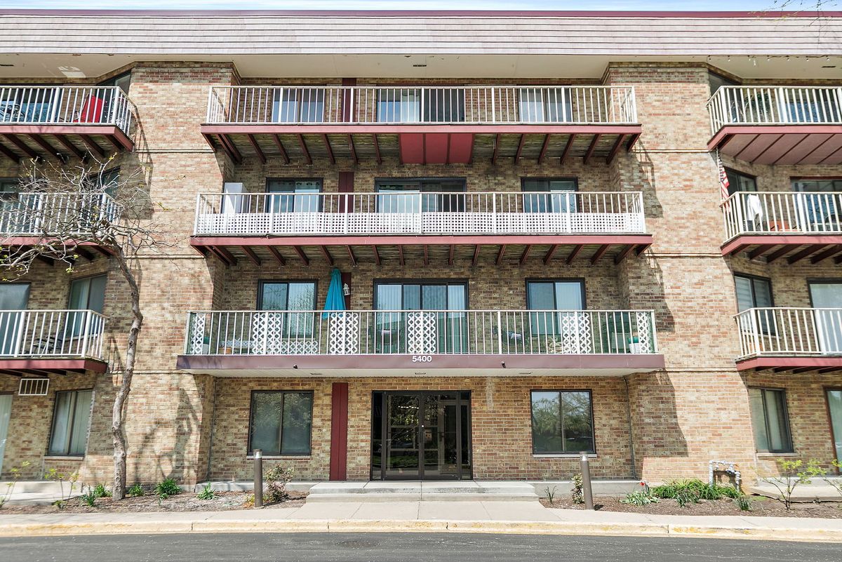 5400 Astor Lane, Rolling Meadows, IL 60008