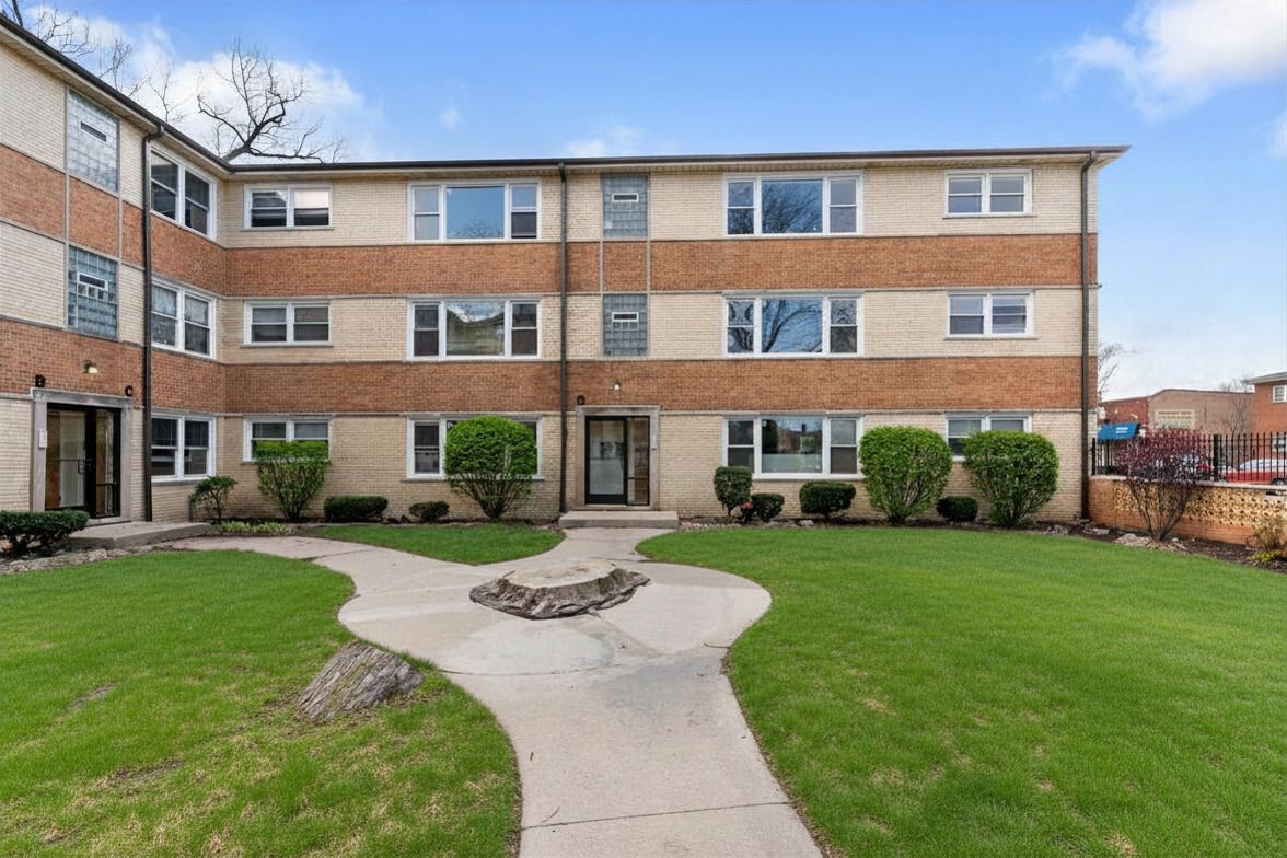 7900 S Merrill Avenue #3E — Chicago, IL 60649