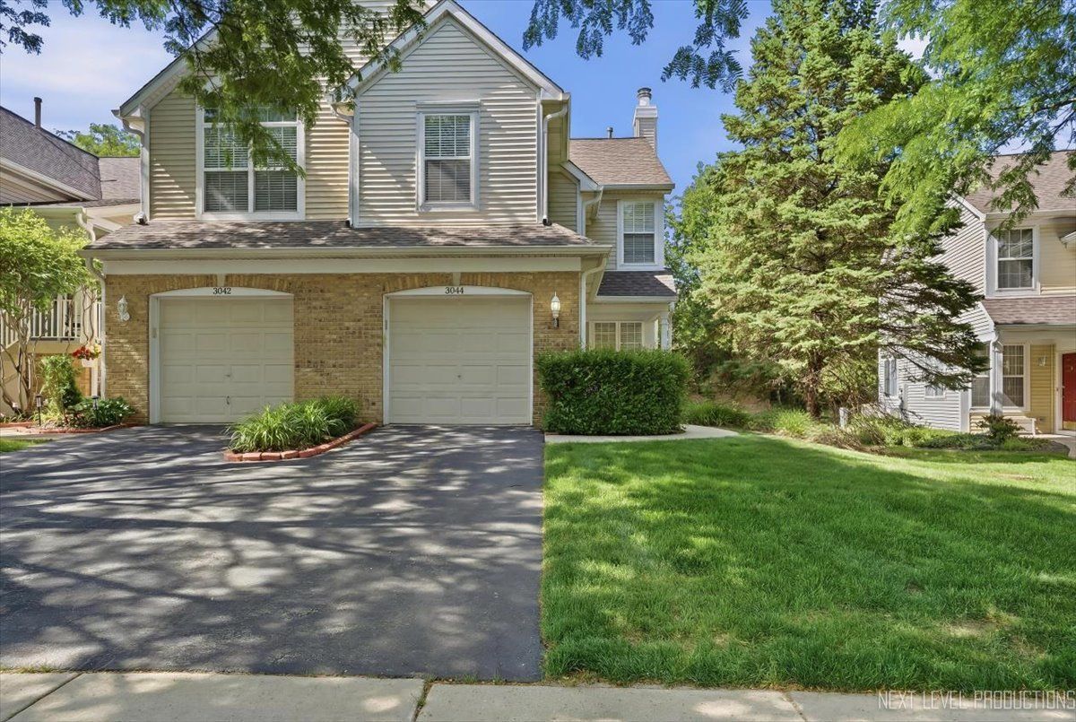 3044 Waters Edge Circle — Aurora, IL 60504