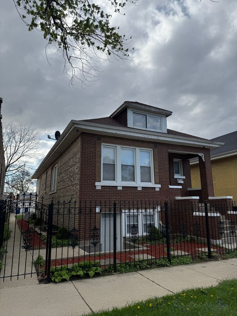 2326 S 58th Court — Cicero, IL 60804