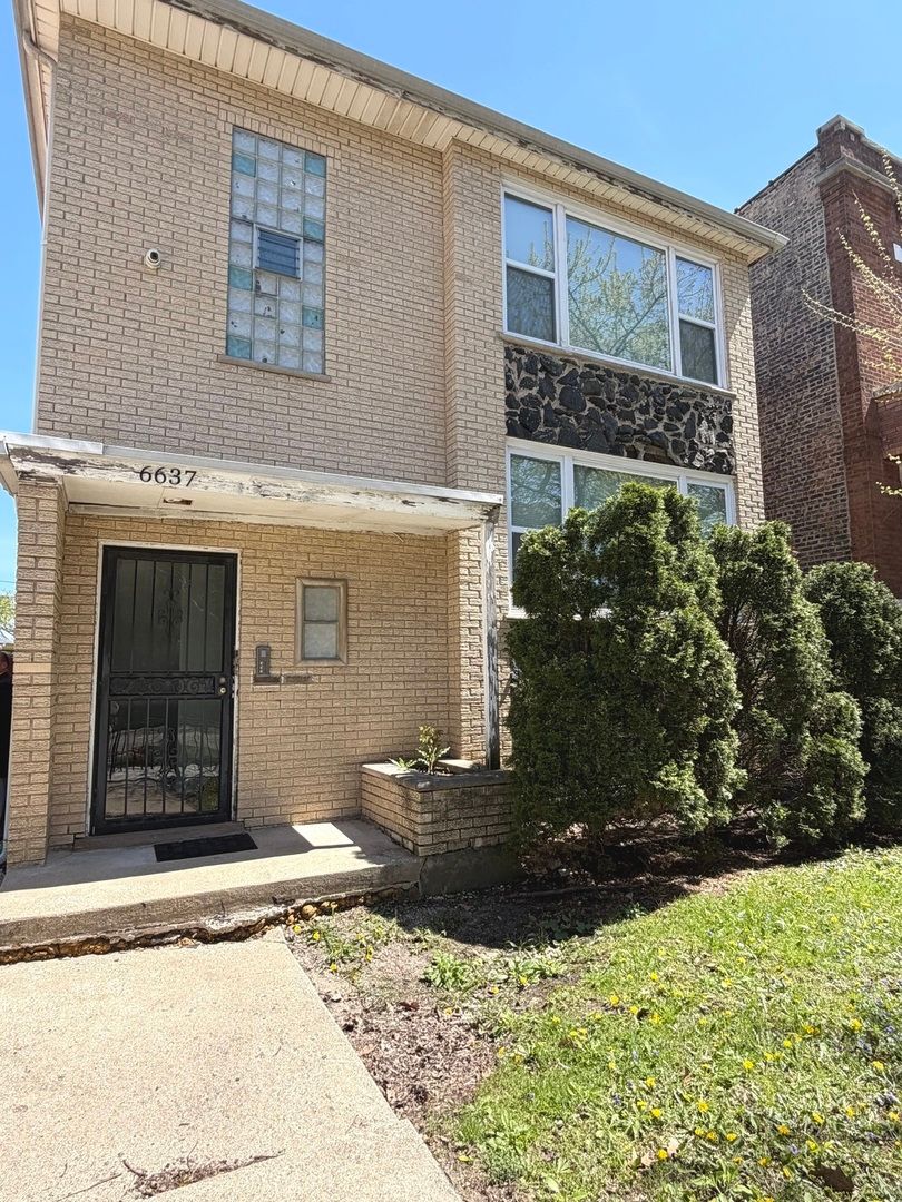 6637 Whipple Street, Chicago, IL 60629
