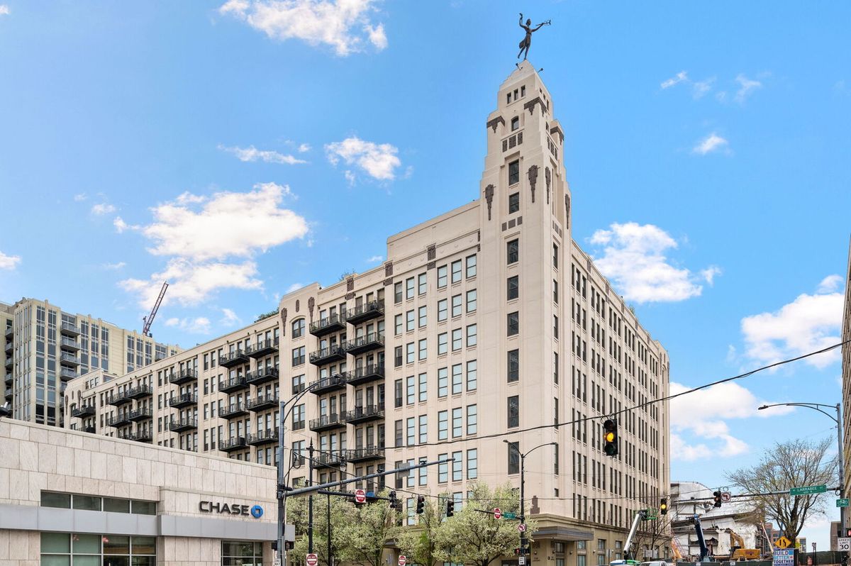 758 Larrabee Street, Chicago, IL 60654