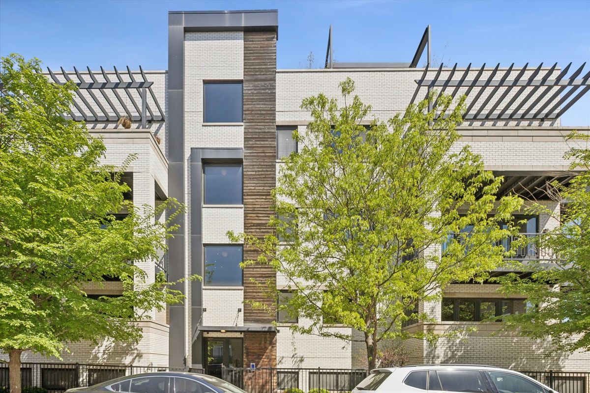 1334 WALTON Street, Chicago, IL 60642