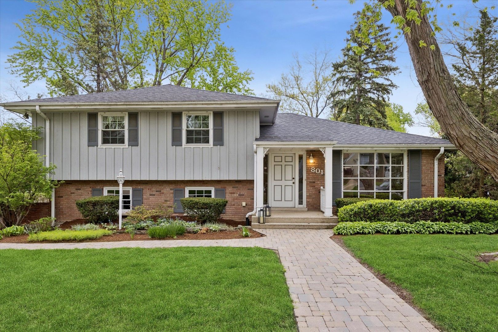 801 S Madison Street — Hinsdale, IL 60521