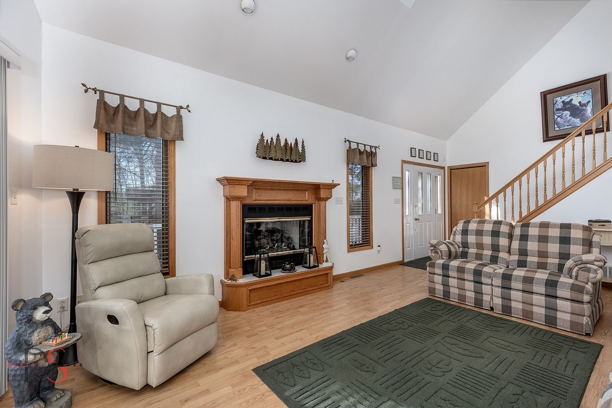 1419 Shoreline Drive, Varna, IL 61375