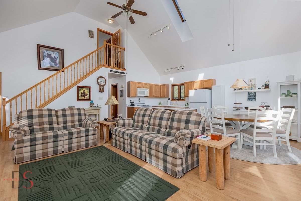 1419 Shoreline Drive, Varna, IL 61375