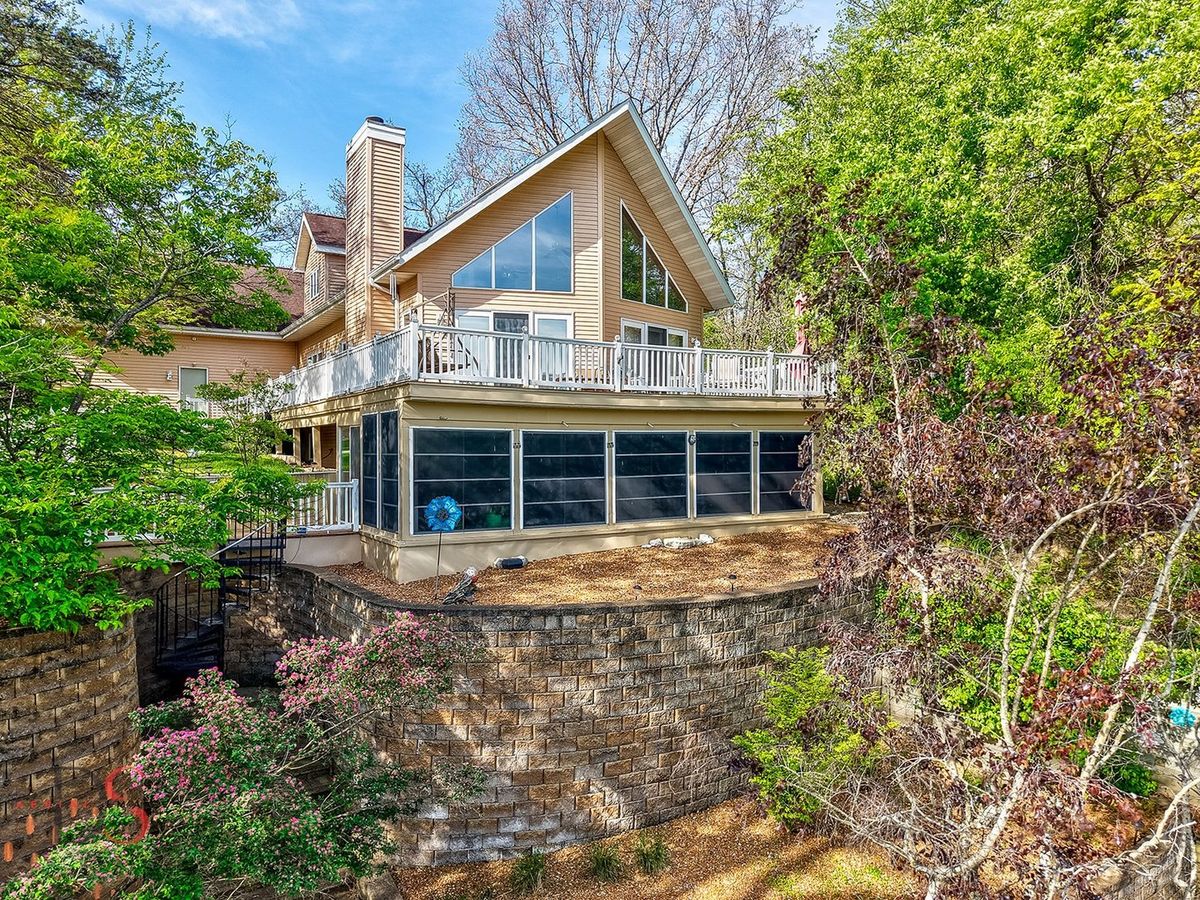 1419 Shoreline Drive, Varna, IL 61375