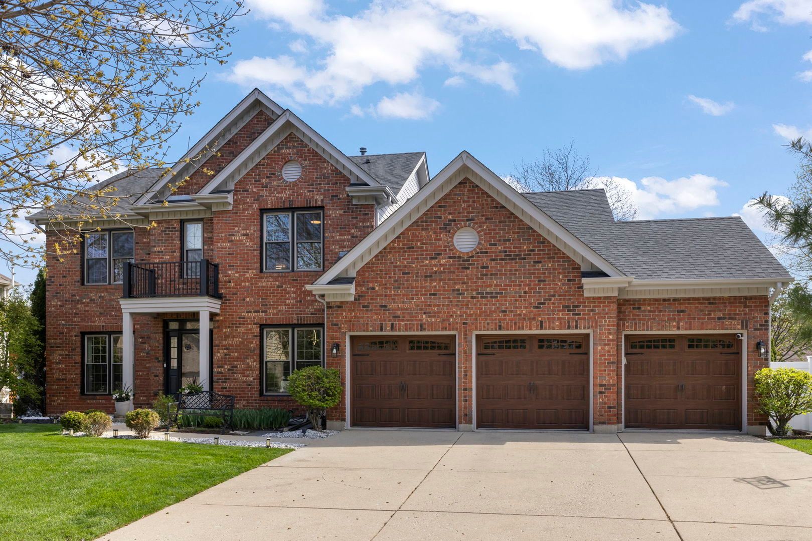 120 Rieser Circle — Naperville, IL 60565