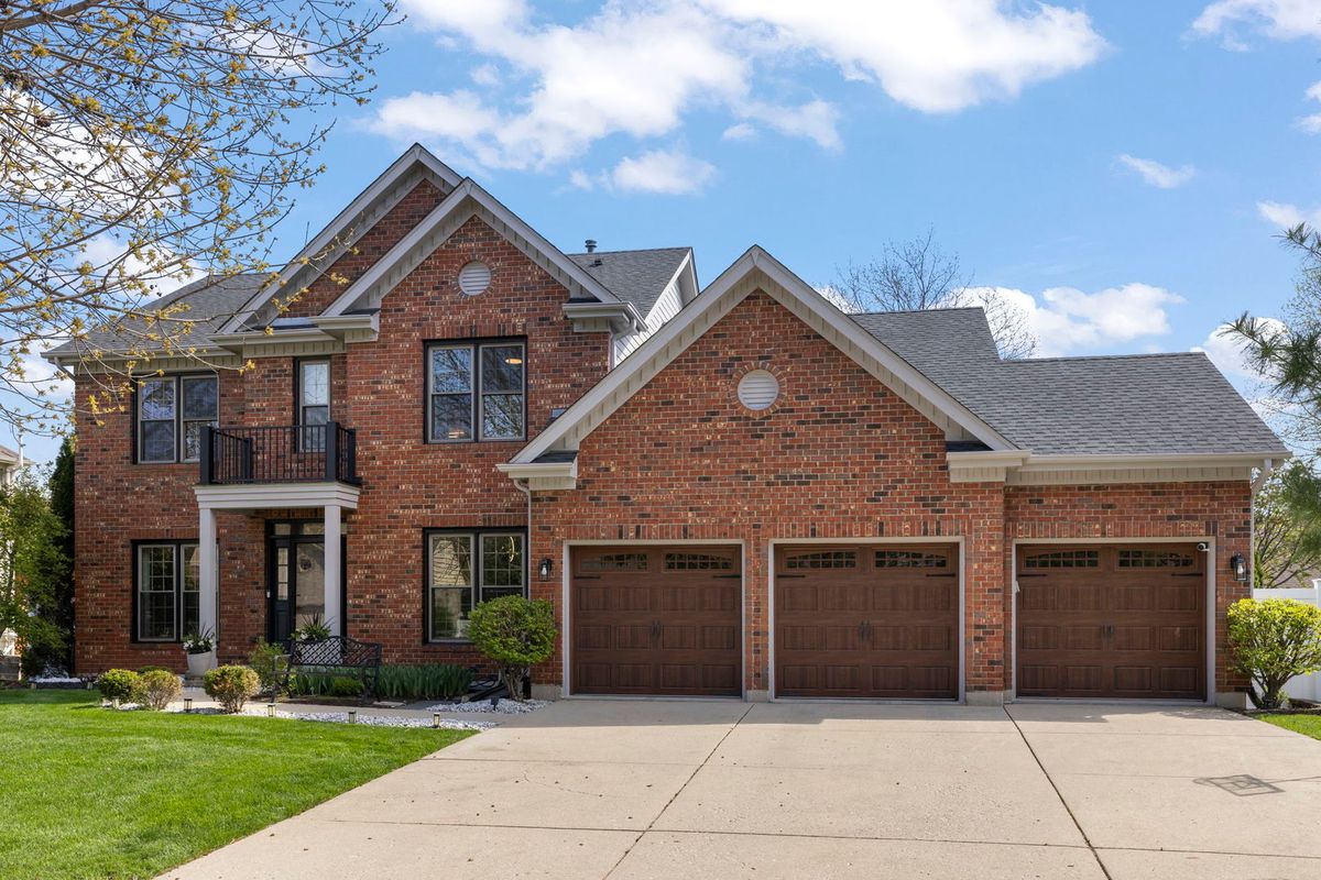 120 Rieser Circle, Naperville, IL 60565