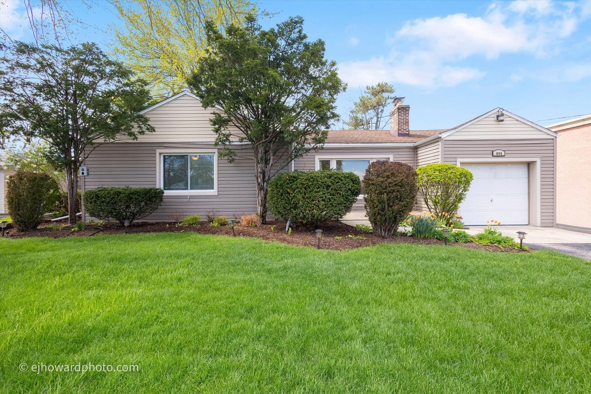 804 President Street, Wheaton, IL 60189